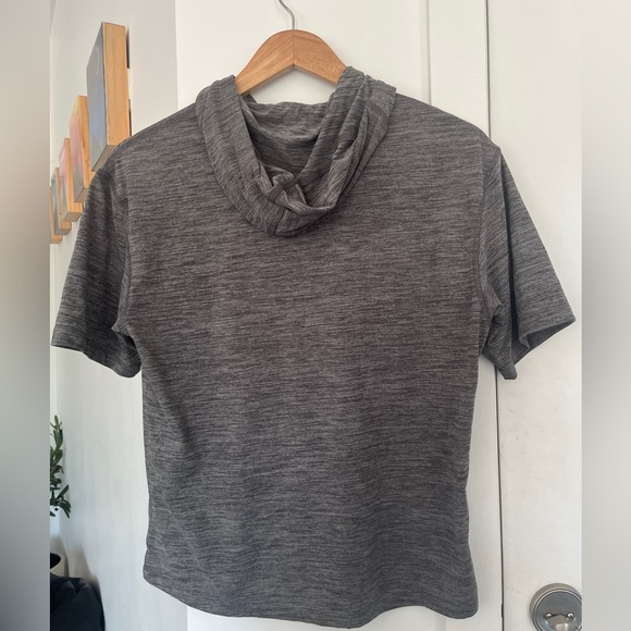 Forever 21 grey sports t-shirt with hood - Picture 3 of 3